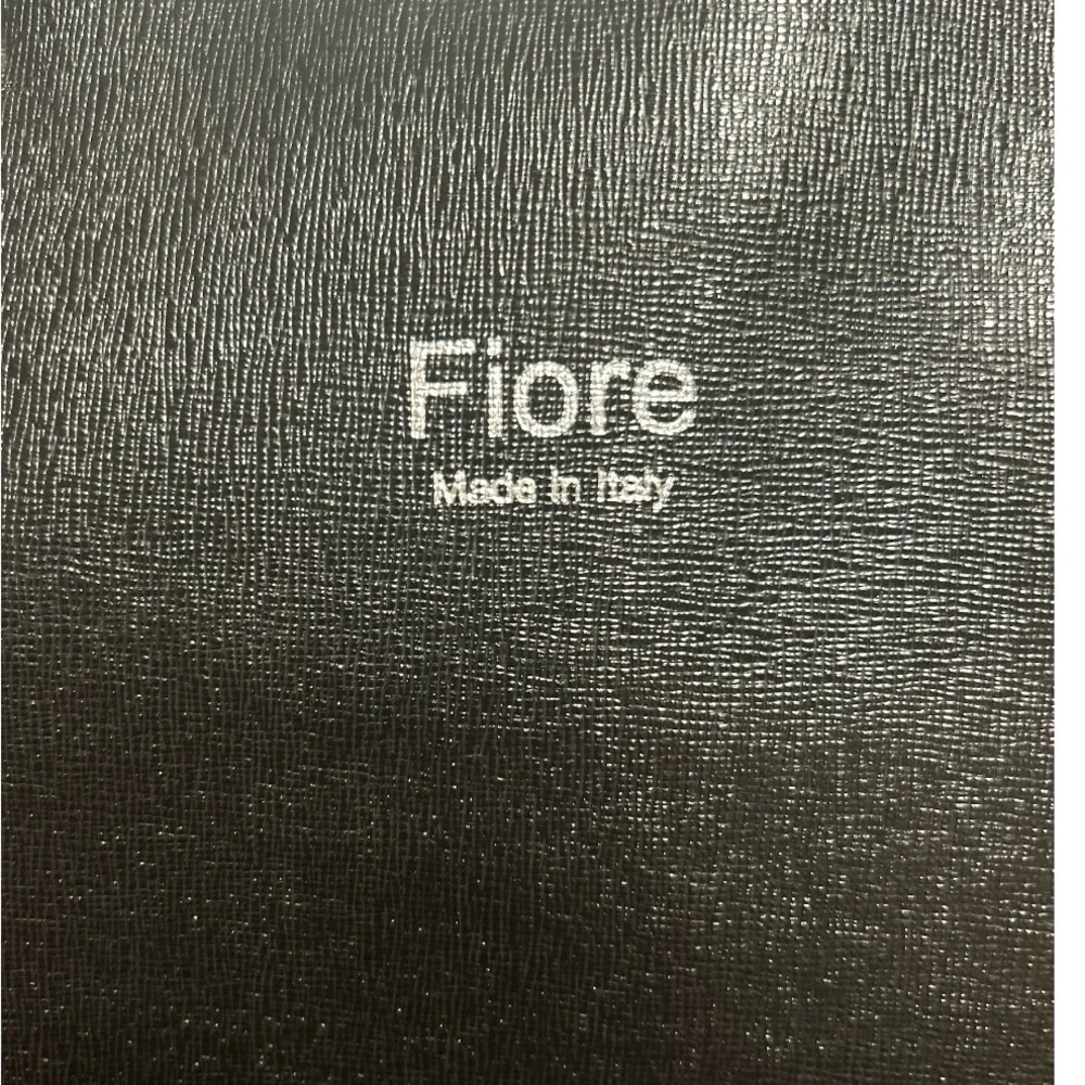 Isabella Fiore Black Tote Bag with Glossy Finish - Picture 2 of 7